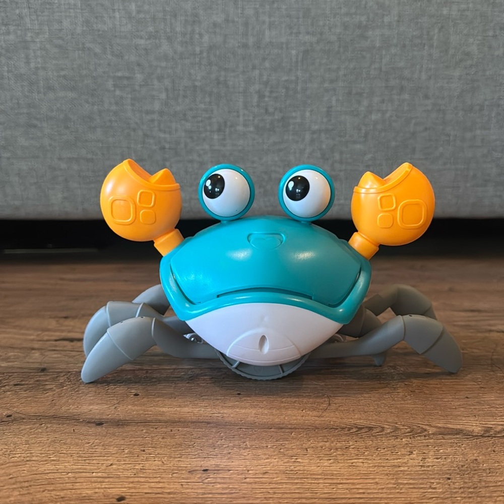 Walking crab toy